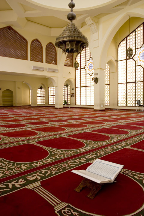 foto de la mezquita centra de Madrid, por dentro